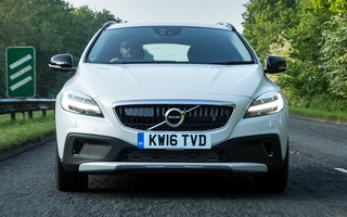 Volvo V40 Cross Country (2016) UK (#56716)