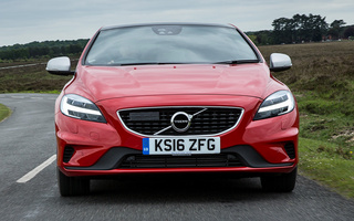 Volvo V40 R-Design (2016) UK (#56747)