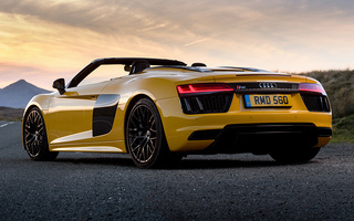 Audi R8 Spyder (2016) UK (#59418)