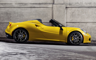 Alfa Romeo 4C Spider (2015) US (#60741)