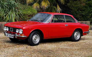 Alfa Romeo 2000 GT Veloce (1971) UK (#61034)