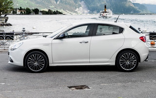 Alfa Romeo Giulietta Collezione (2015) (#61332)