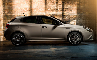 Alfa Romeo Giulietta Collezione (2015) UK (#61335)