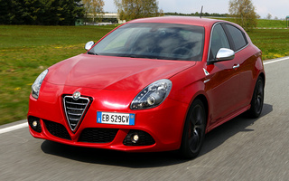 Alfa Romeo Giulietta Quadrifoglio Verde (2010) (#61347)