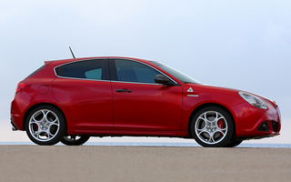 Alfa Romeo Giulietta Quadrifoglio Verde (2014) (#61350)