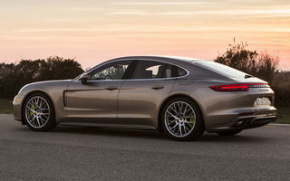 Porsche Panamera Turbo S E-Hybrid SportDesign Package (2018) US (#66040)