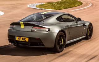 Aston Martin V12 Vantage AMR (2017) UK (#66276)