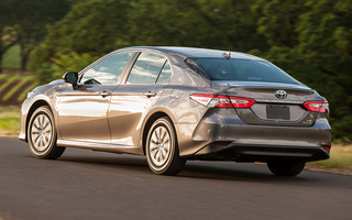 Toyota Camry Hybrid LE (2018) (#66448)