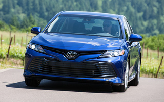 Toyota Camry LE (2018) (#66450)