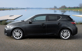 Lexus CT Hybrid (2010) UK (#68561)