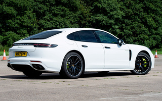 Porsche Panamera E-Hybrid SportDesign Package (2017) UK (#72401)