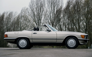 Mercedes-Benz 500 SL (1985) (#73471)