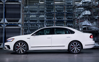 Volkswagen Passat GT (2018) US (#75566)