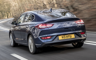 Hyundai i30 Fastback (2018) UK (#75849)