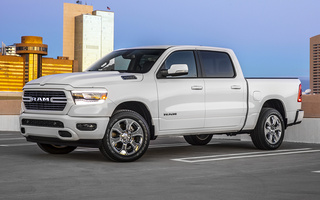 Ram 1500 Big Horn Crew Cab Sport Appearance Package [Short] (2019) (#77767)