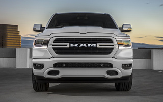 Ram 1500 Big Horn Crew Cab Sport Appearance Package [Short] (2019) (#77768)