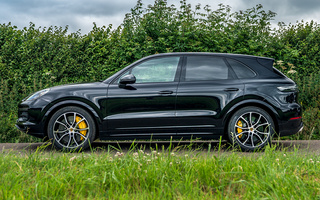 Porsche Cayenne Turbo (2018) UK (#79285)