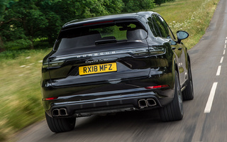 Porsche Cayenne Turbo (2018) UK (#79287)