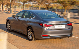 Lexus ES (2019) ZA (#80585)