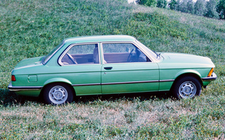 BMW 3 Series with twin headlights [2-door] (1975) (#82201)