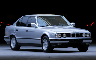 BMW 5 Series (1988) US (#82479)