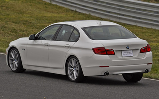 BMW 5 Series (2011) US (#82483)