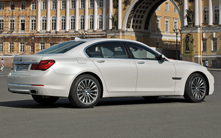 BMW 7 Series (2012) (#82786)