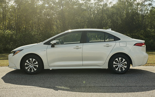 Toyota Corolla Hybrid Sedan (2020) US (#84820)