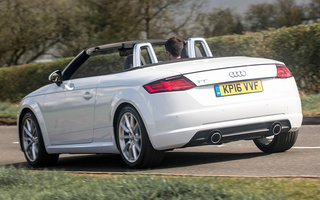 Audi TT Roadster (2015) UK (#86699)