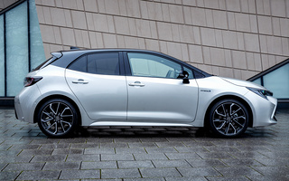 Toyota Corolla Hybrid (2019) UK (#88904)