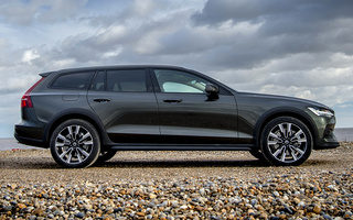 Volvo V60 Cross Country (2019) UK (#89262)