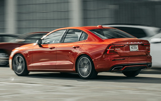 Volvo S60 R-Design (2019) US (#89846)