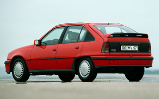 Opel Kadett GSi [5-door] (1984) (#92779)