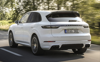 Porsche Cayenne Turbo S E-Hybrid SportDesign Package (2019) (#94864)