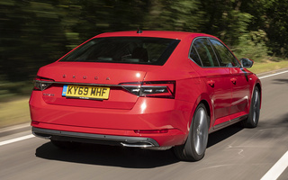 Skoda Superb Laurin & Klement (2019) UK (#95701)