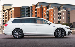 Volkswagen Passat GTE Estate (2019) UK (#96440)