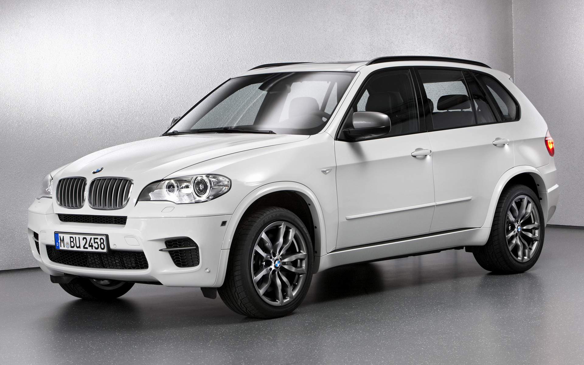 M 2012 b. BMW x5 e70. BMW x5 2012. БМВ джип x5. BMW x5 2013.