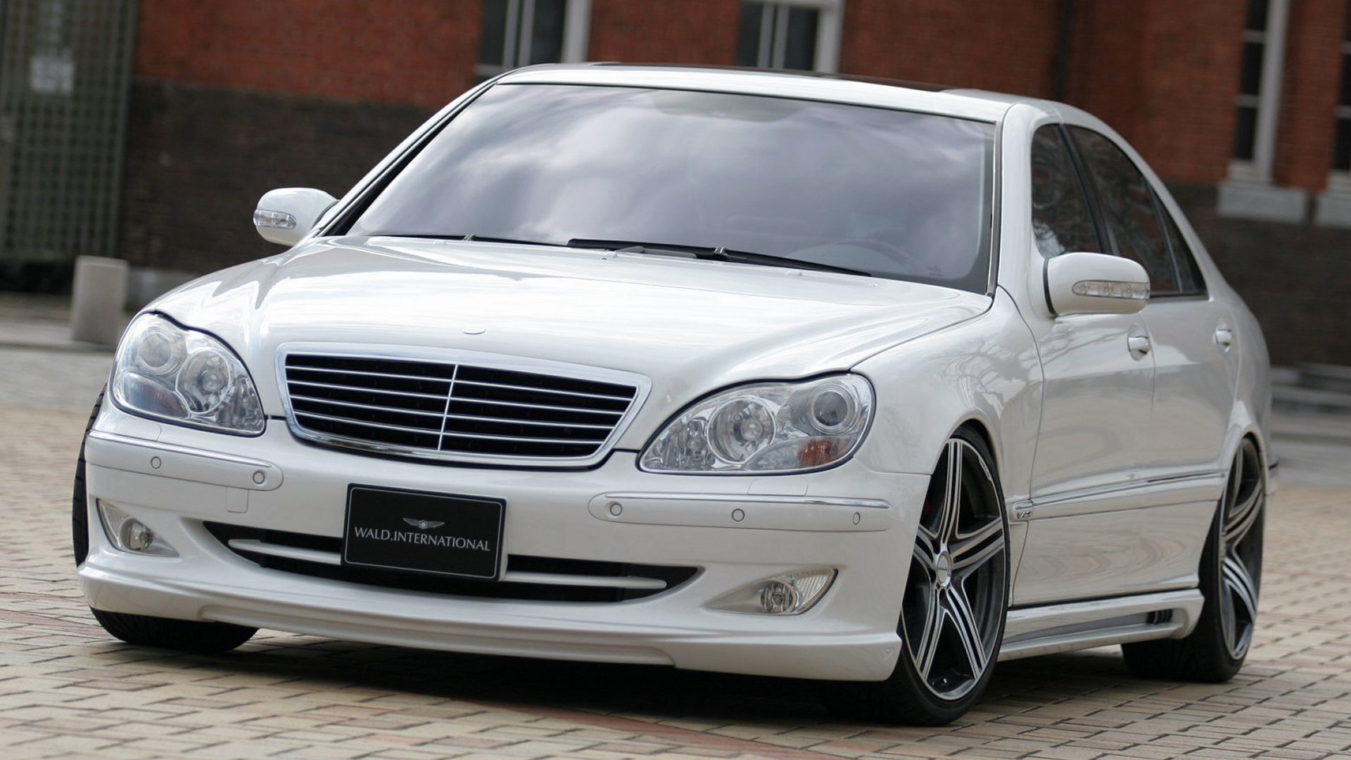 Купить w 220. Mercedes-Benz w220. Mercedes Benz s600 w220. Mercedes Benz s class w220. Mercedes Benz w220 AMG.