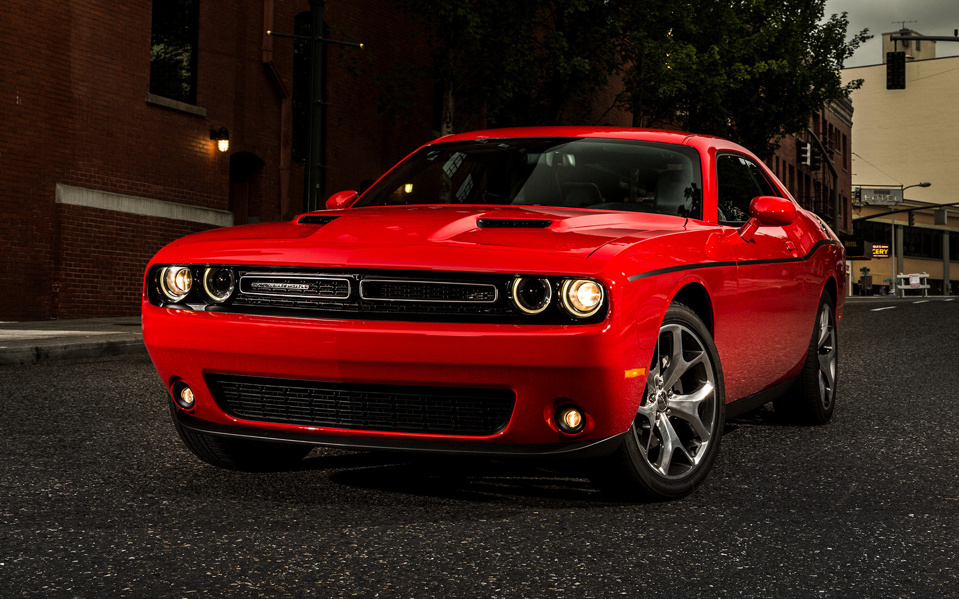 Красный челленджер. Додж Челленджер 2022. Dodge Challenger 2021. Dodge Challenger 2015. Додж Челленджер SXT.