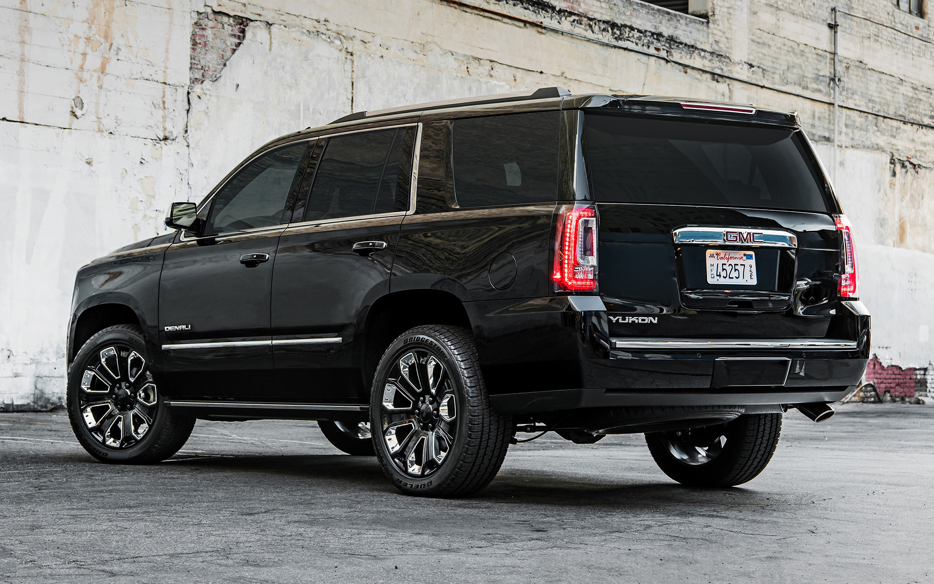2018 GMC Yukon Denali Ultimate Black Edition - Wallpapers and HD Images