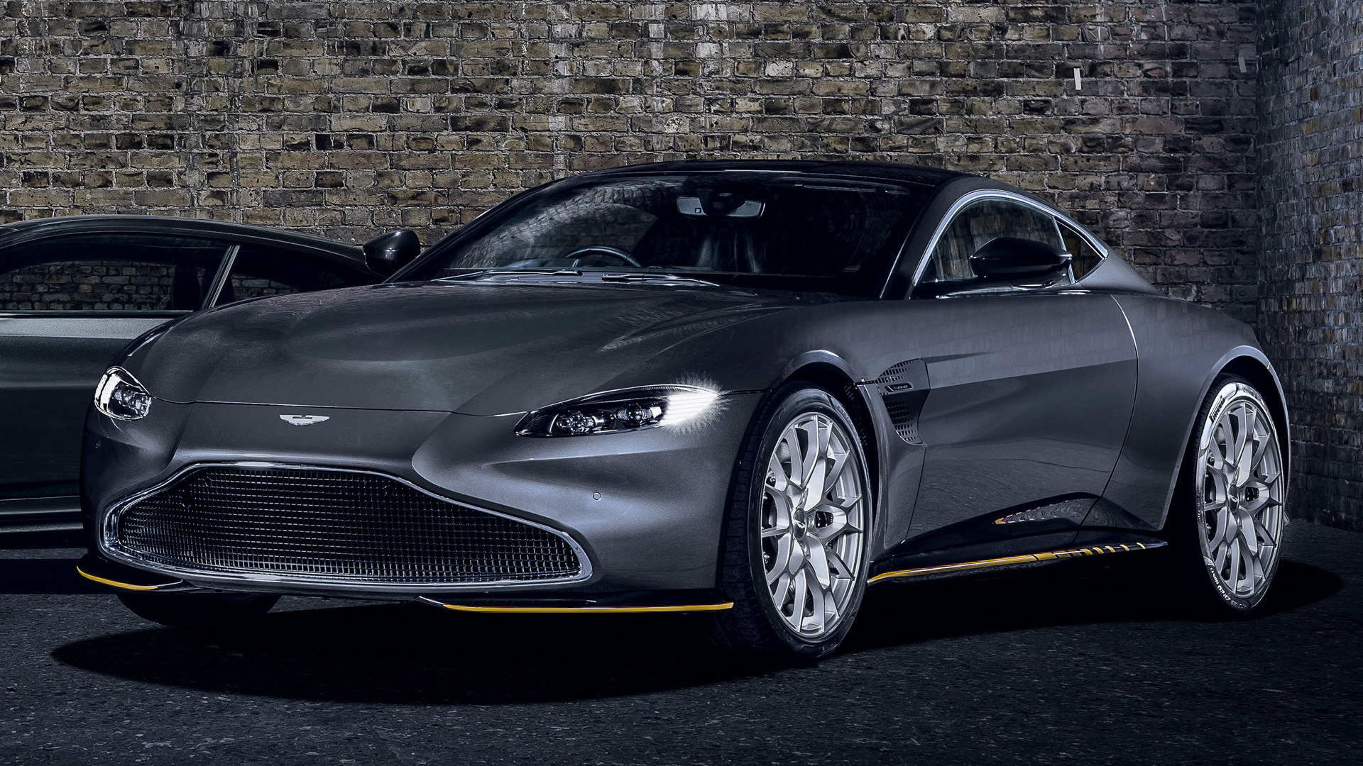 Q By Aston Martin Vantage 007 Edition Uk Wallpapers And Hd Images Car Pixel