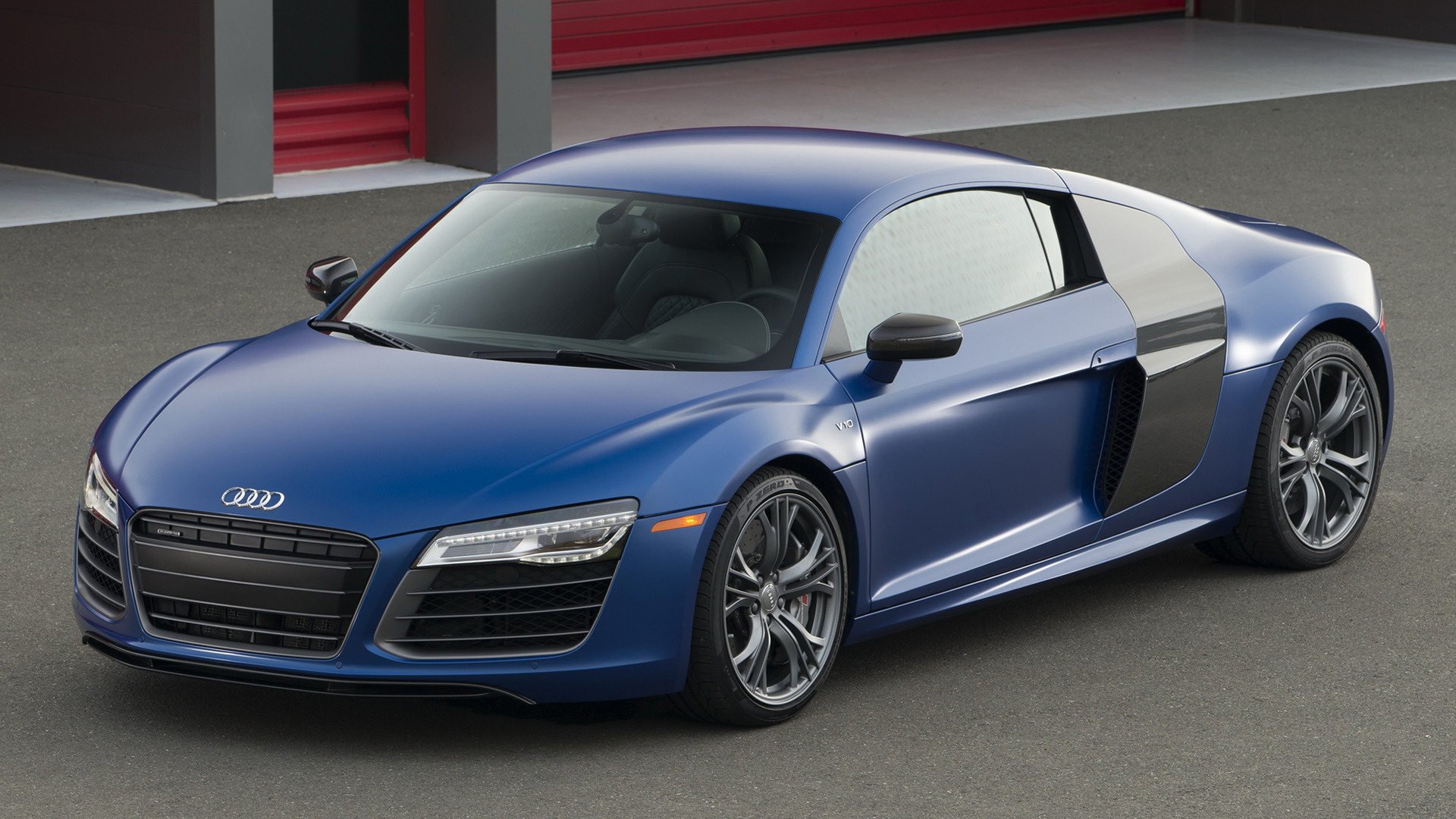 The Ultimate Supercar: Experience The Power Of The 2013 Audi R8 V10 Plus