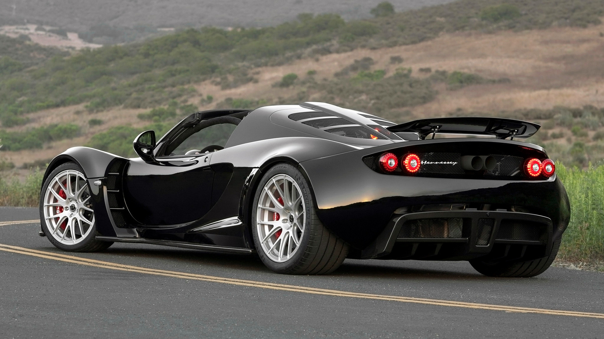 серый автомобиль спортивный Hennessey Venom GT загрузить