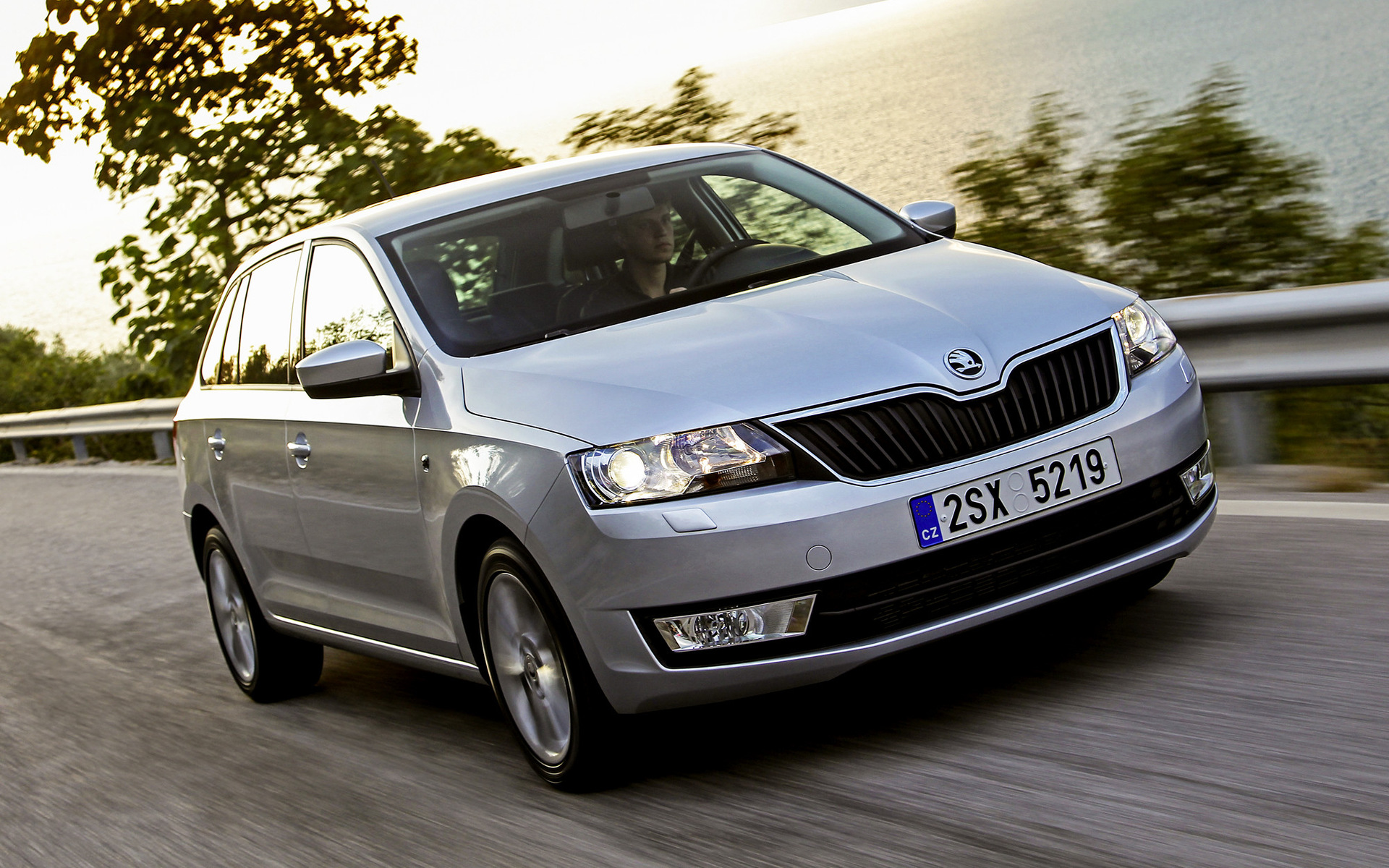 2013 Skoda Rapid Spaceback - Wallpapers and HD Images