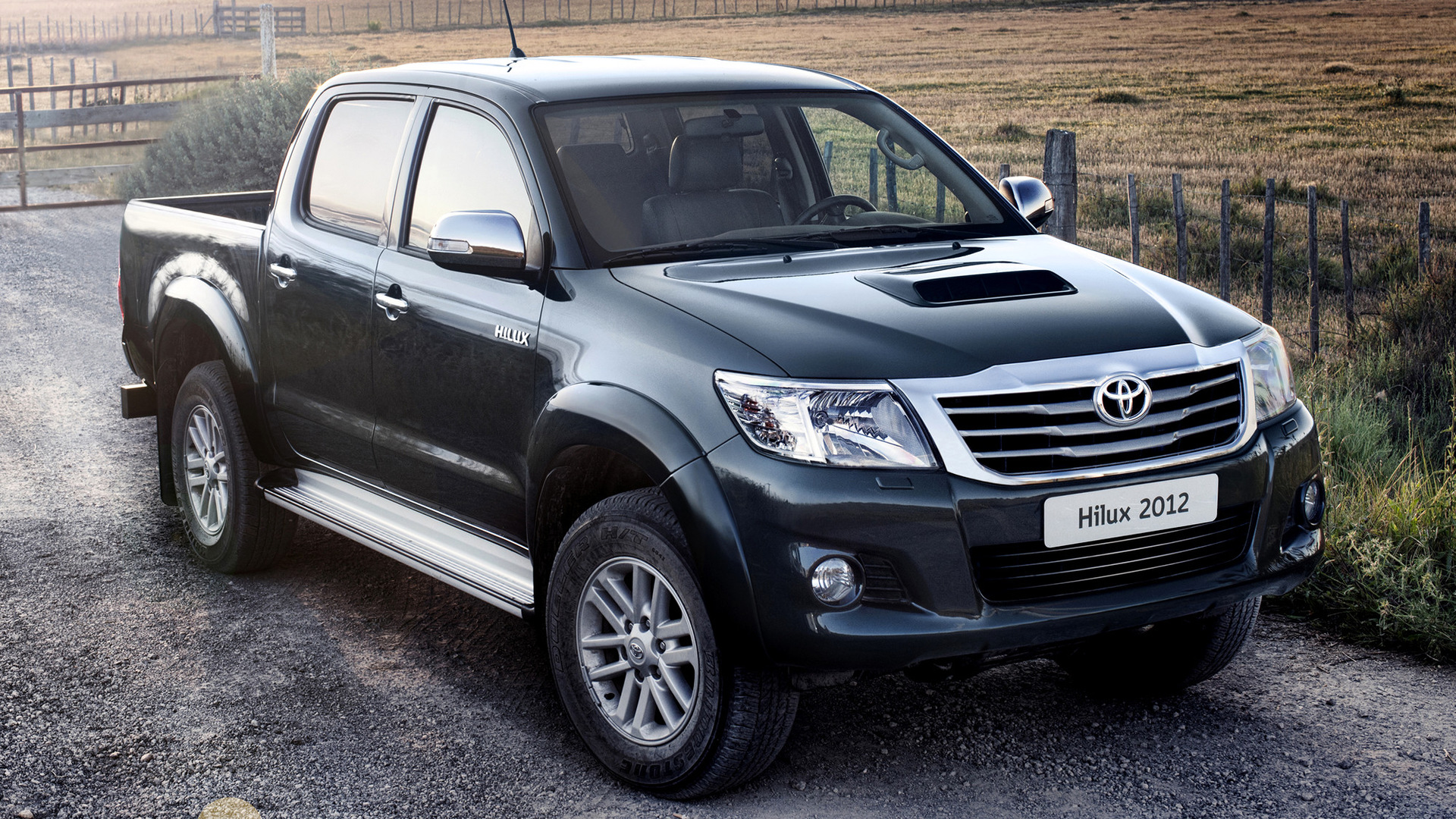 2011 Toyota Hilux Double Cab Wallpapers and HD Images 