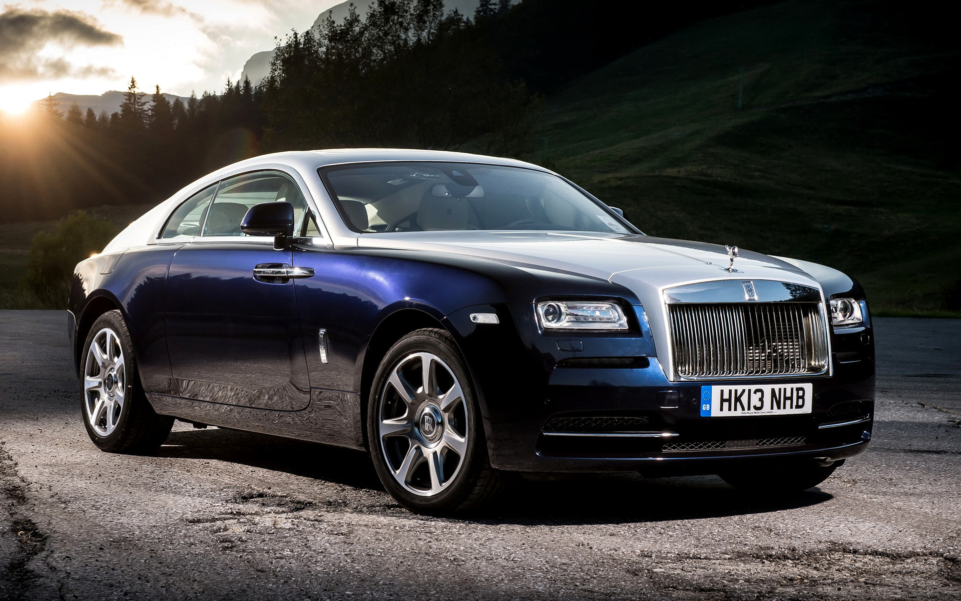 Роллс врайт. Автомобили Rolls-Royce Wraith. Rolls-Royce врайт. Роллс Ройс 2013. Rolls Royce Wraith.