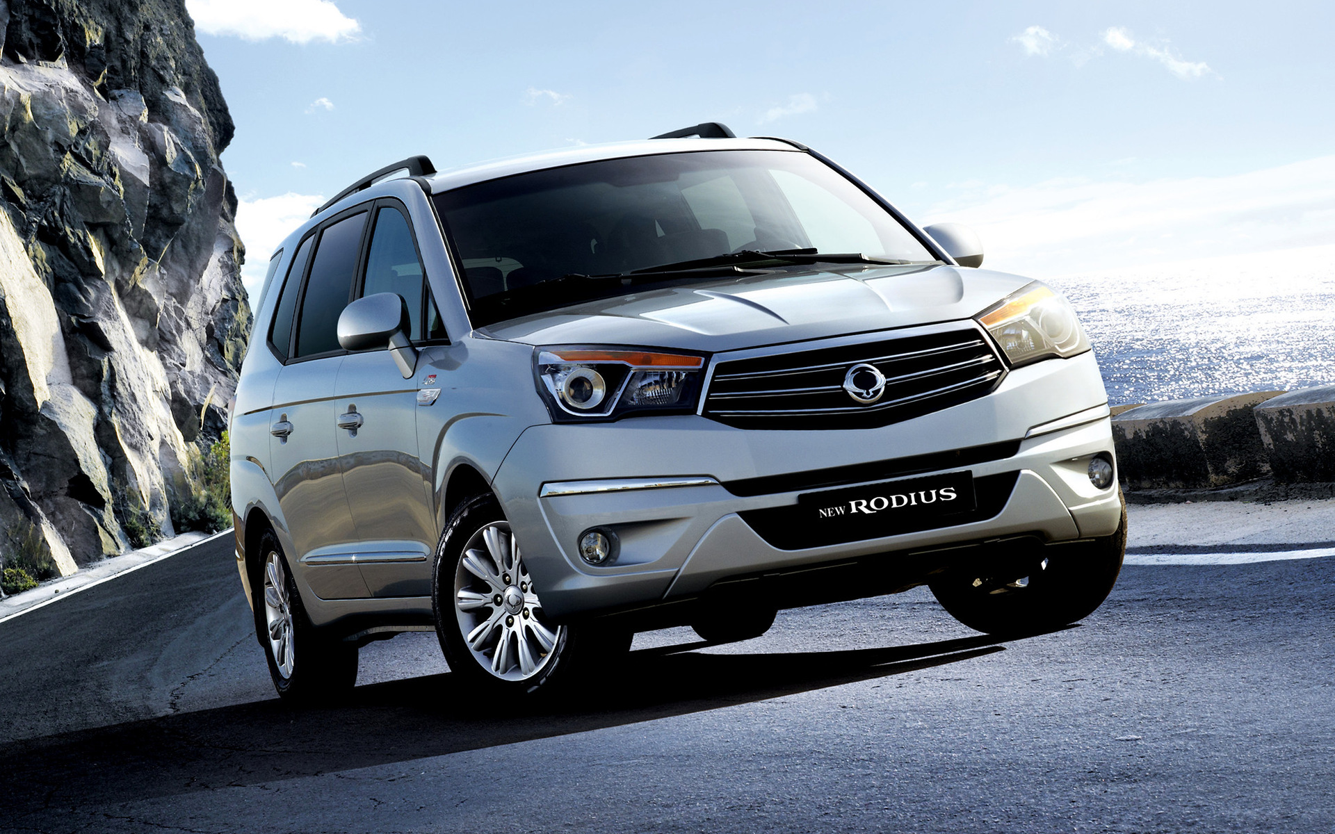 Саньенг ставик купить. SSANGYONG Stavic. SSANGYONG Stavic 2013. SSANGYONG Rodius Stavic. SSANGYONG Rodius 2013.