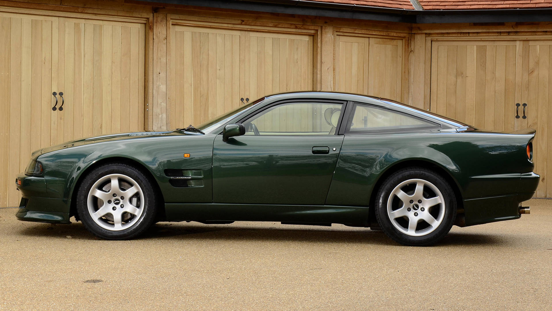 The Ultimate British Luxury Sports Car: 1993 Aston Martin V8 Vantage