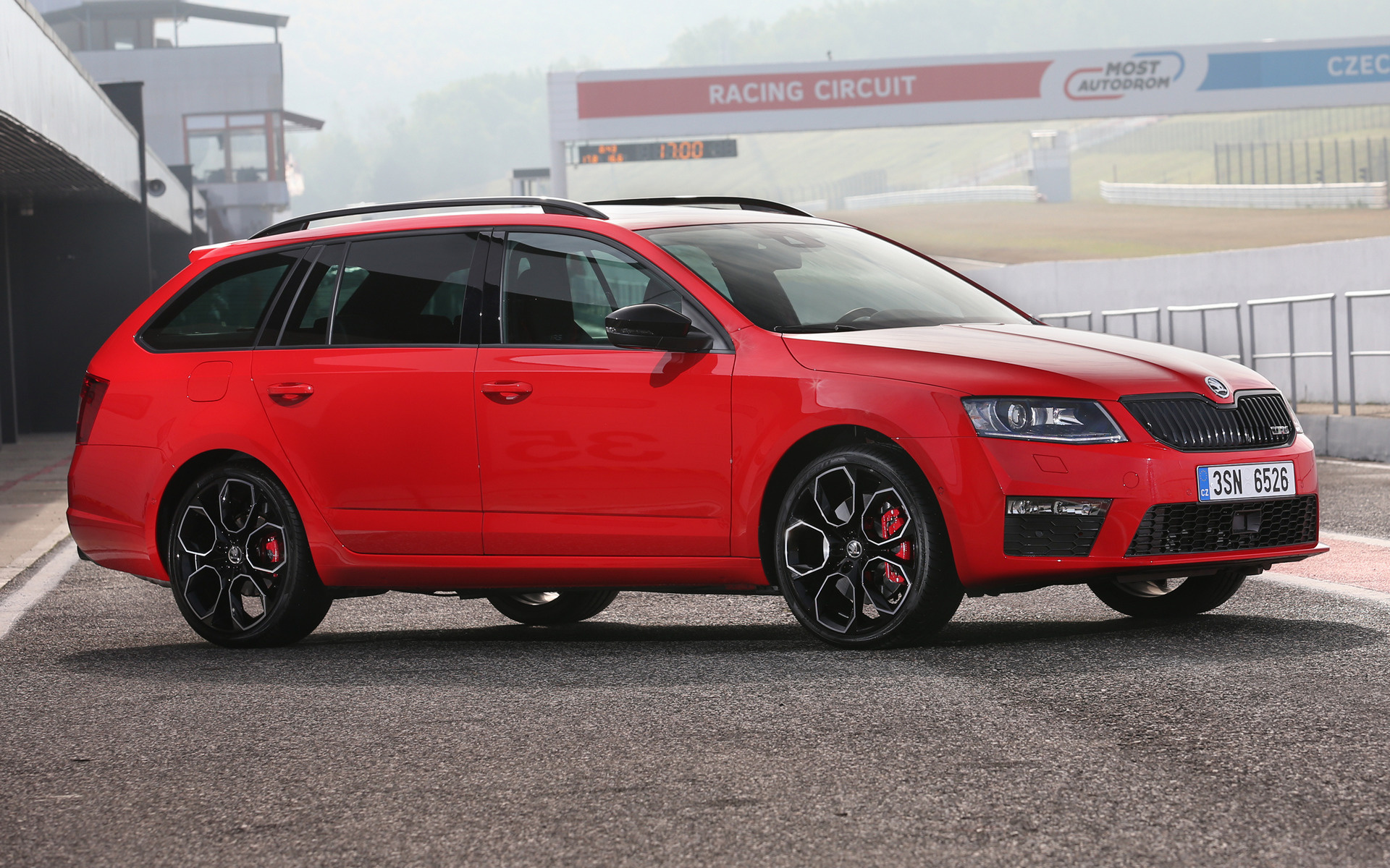 skoda-octavia-rs-230-combi-car-wallpaper