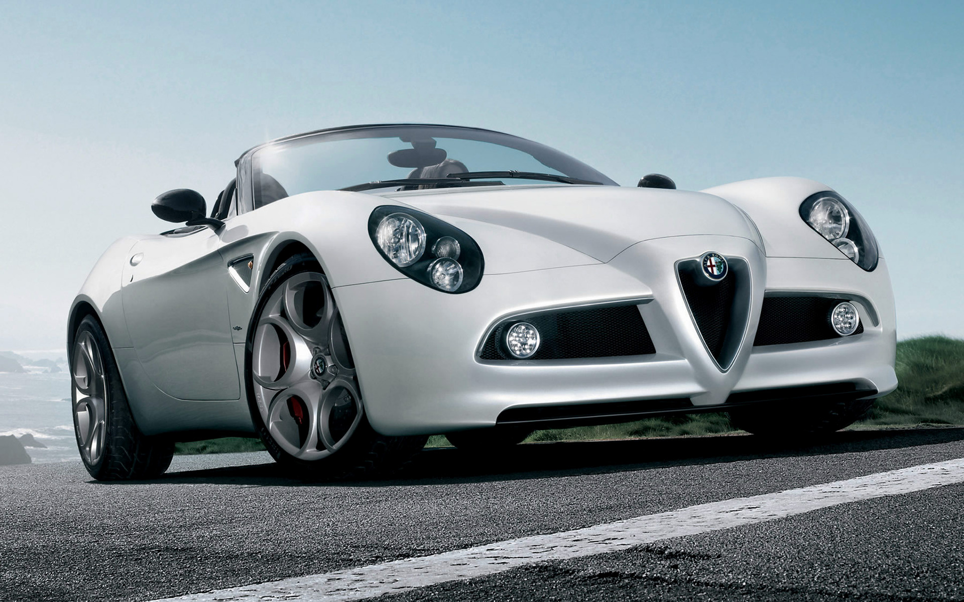 Alfa Romeo 8C Spider бесплатно